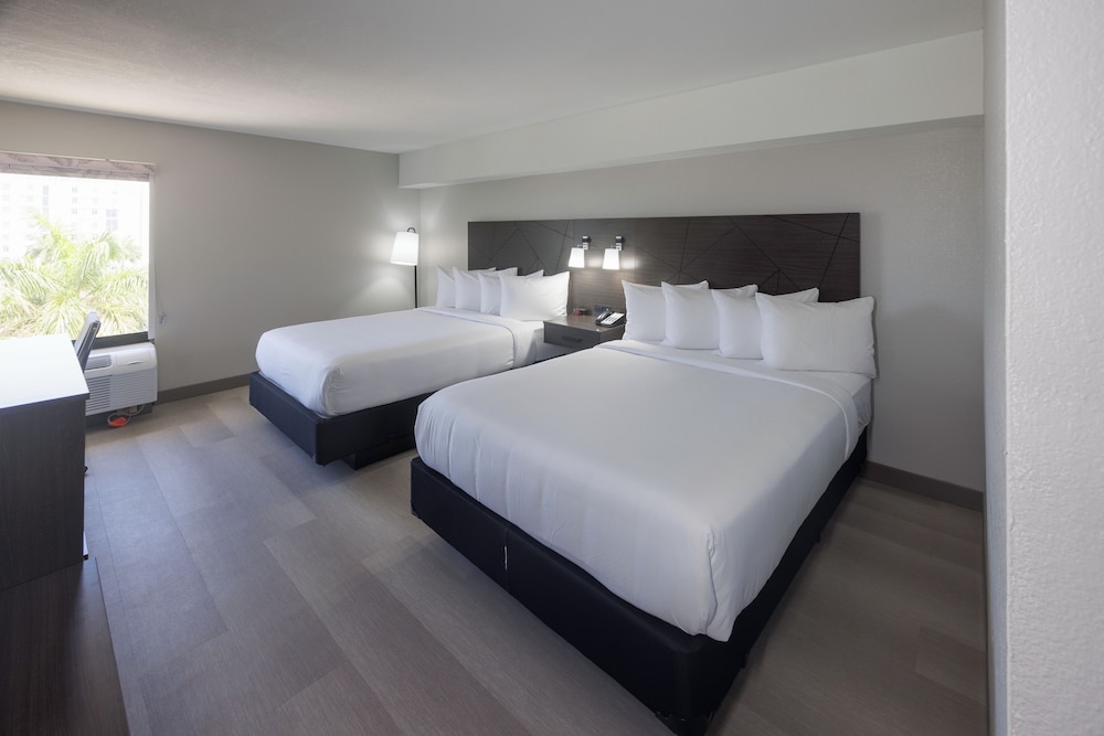 Standard Room, 2 Queen Beds, Non Smoking photo 3