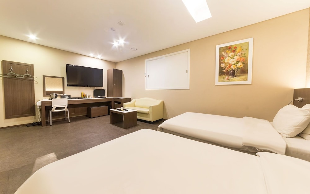 Room (VIP twin) - Photo 2