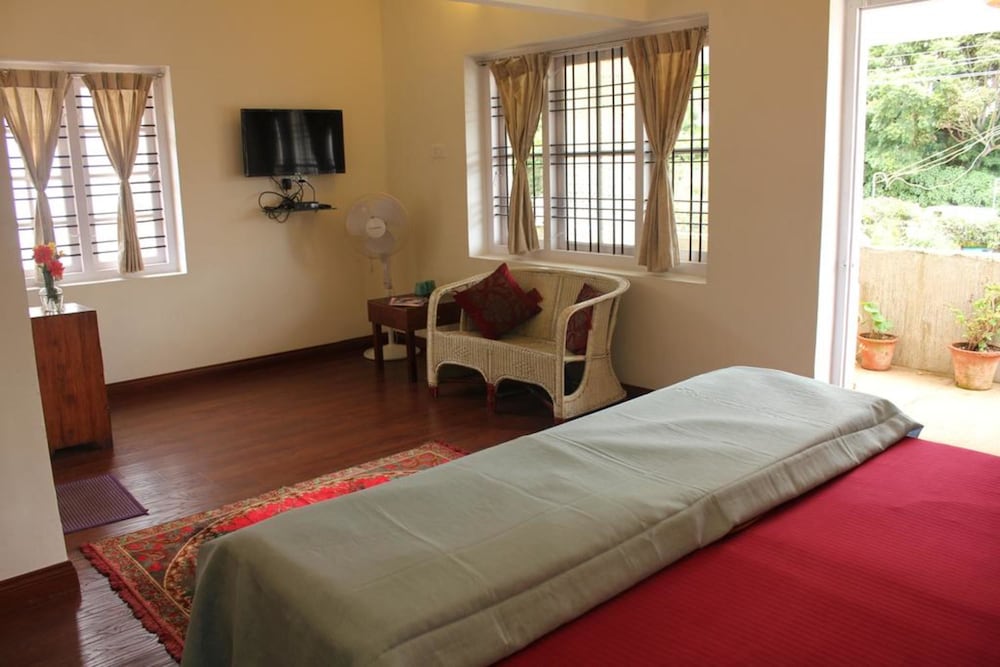Deluxe Room, 1 Double Bed, Balcony - Photo 9