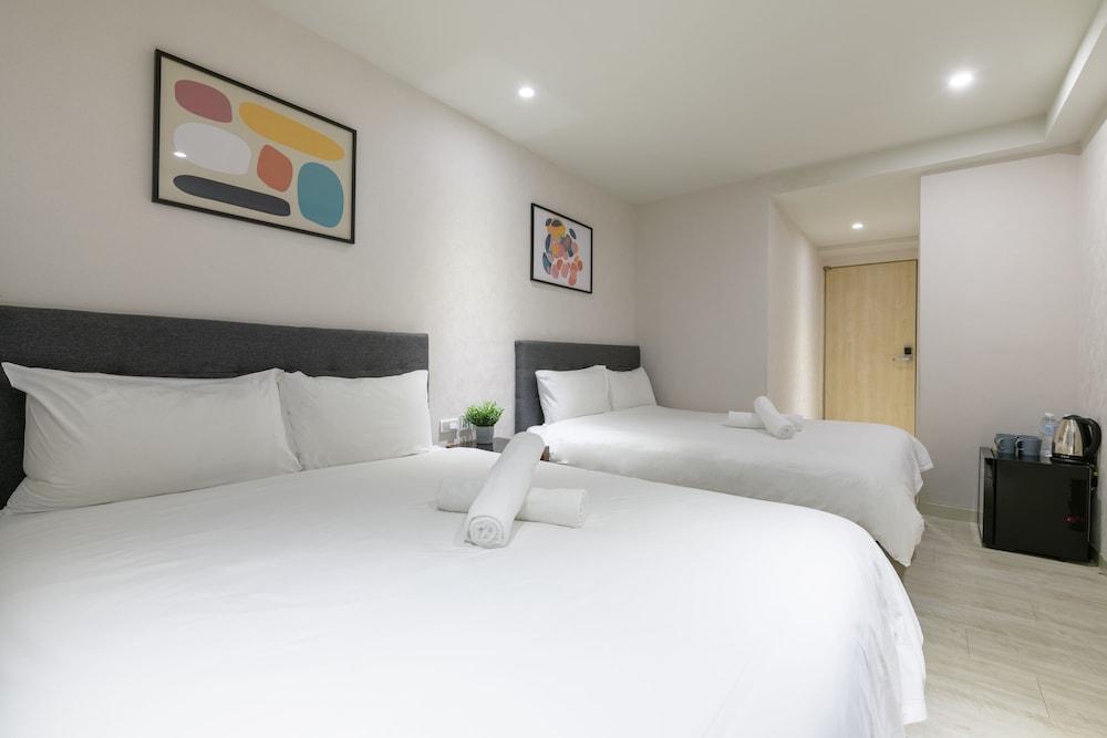 Economy Twin Room, 2 Double Beds photo 1