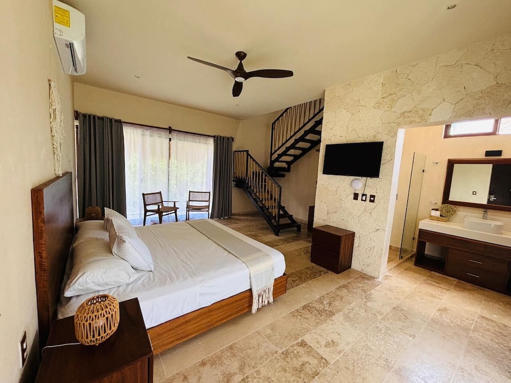 Luxury Suite, Garden View