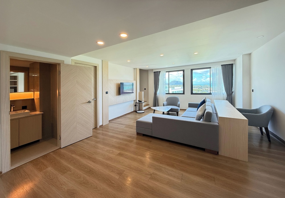 Premier Suite (Duplex) - Photo 4