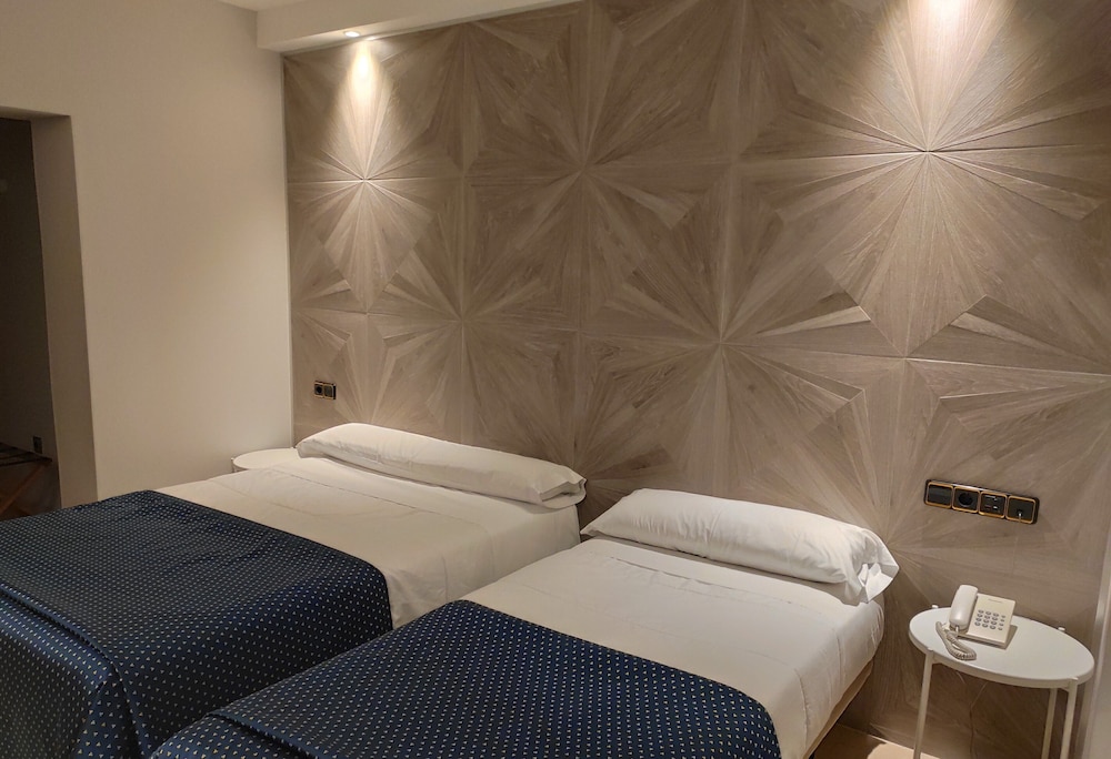 Superior Double Room - Photo 4