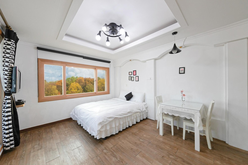 Basic Room, 1 Bedroom (Iris 304(Ocean View)) - Photo 5