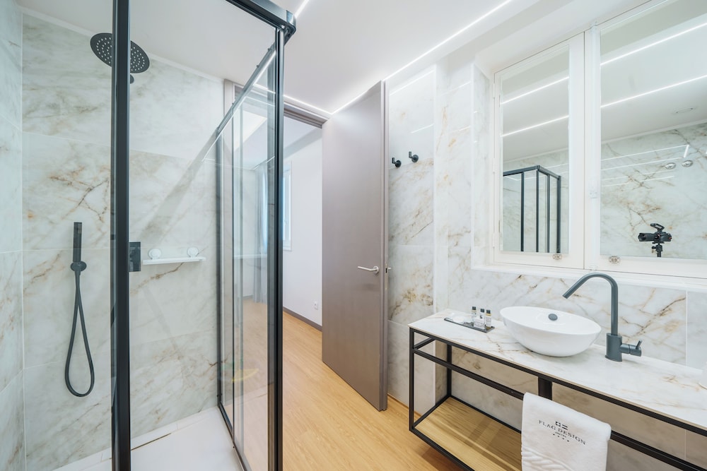 Standard Double or Twin Room - Photo 3