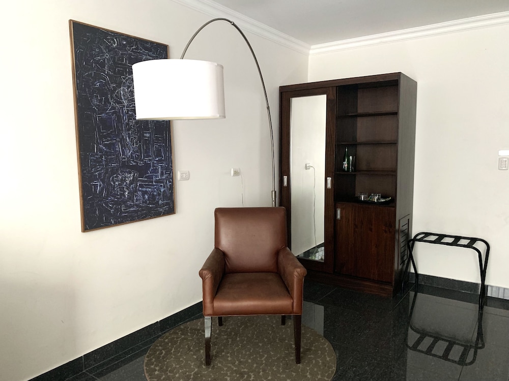 Superior Room, 1 King Bed - Photo 4