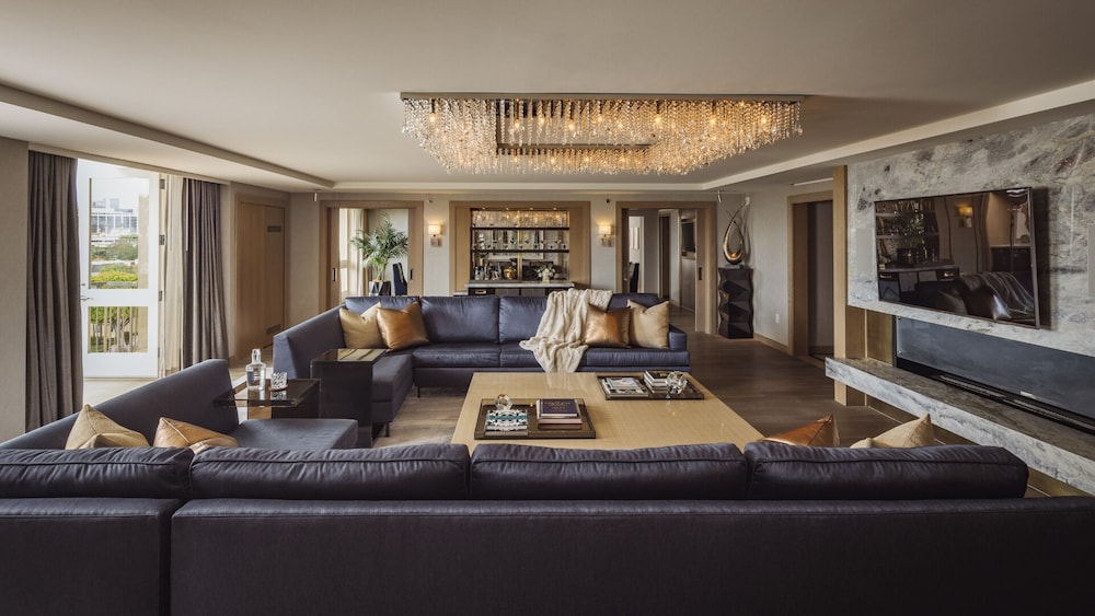 L'Ermitage Two Bedroom Suite thumbnail 6