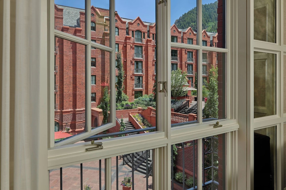 Deluxe Room, 1 King Bed (Hearing Accessible)