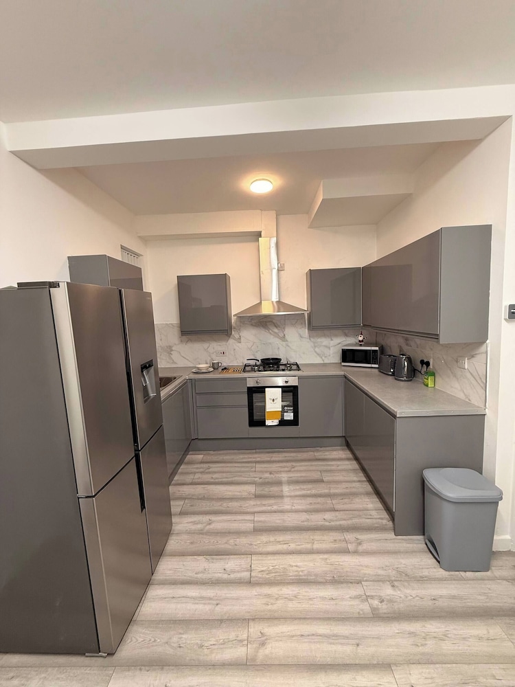 House, 4 Bedrooms
