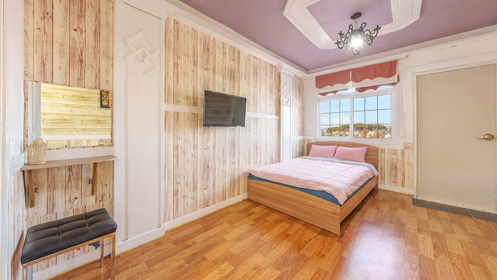Basic Room, 2 Bedrooms (Vintage 5)
