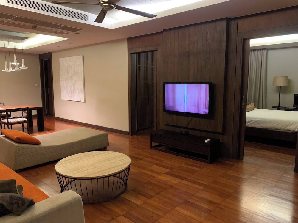 Condo, 2 Bedrooms, Accessible