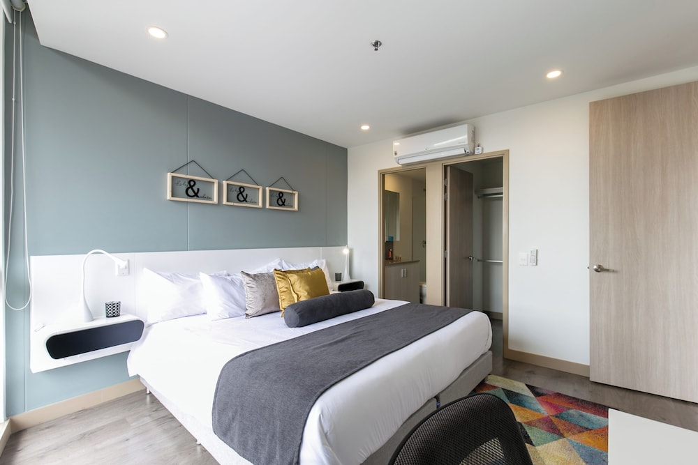 Deluxe Apartment 909
