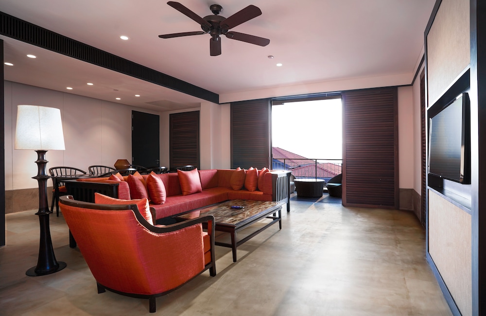 Penthouse, 1 King Bed, River View (Private Luxury Pool Suite) photo 3