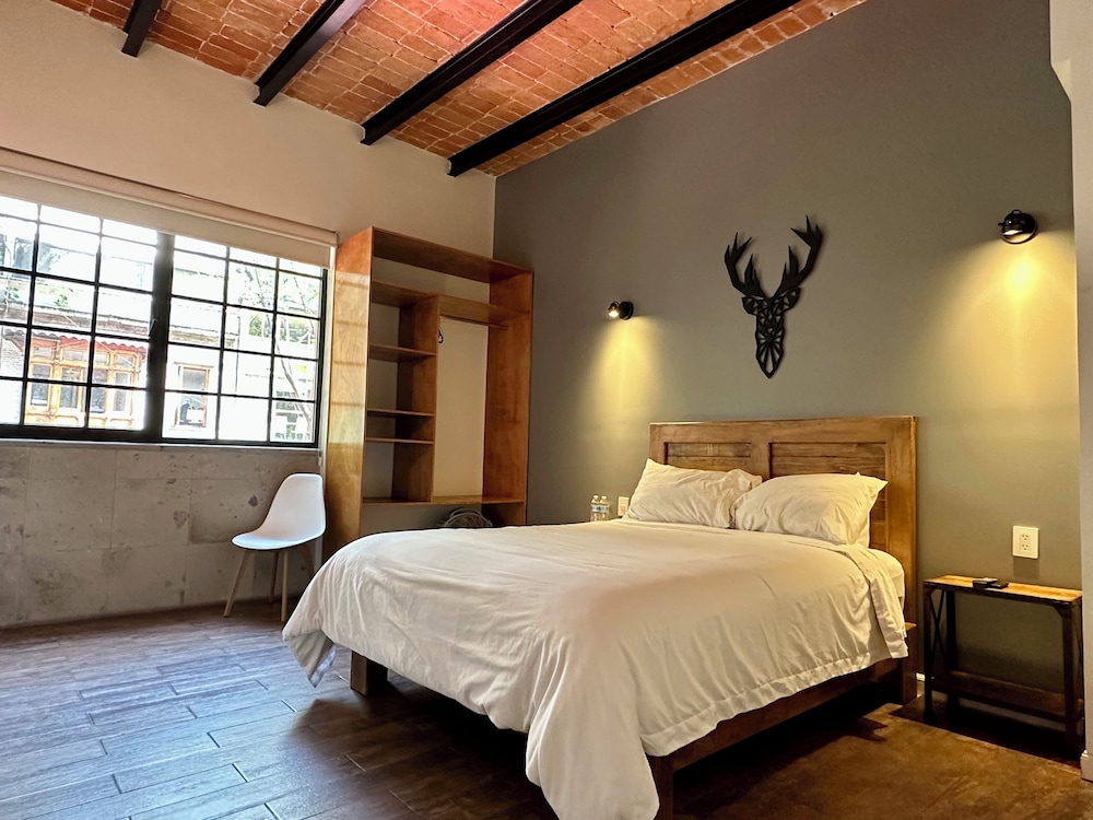 Executive Room, 1 Queen Bed photo 1