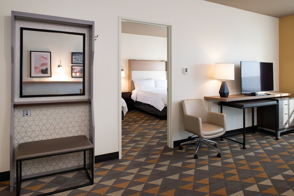 Suite, 2 Queen Beds, Accessible (Communication Accessible) - Photo 5