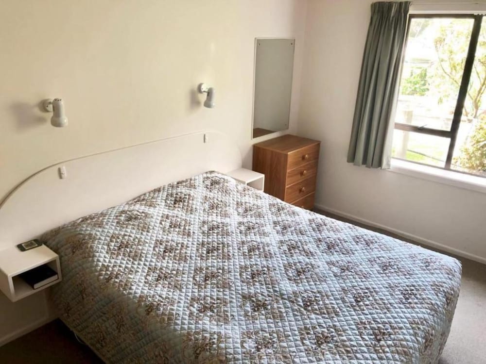 Standard Suite, 2 Bedrooms, Non Smoking, Kitchen photo 1