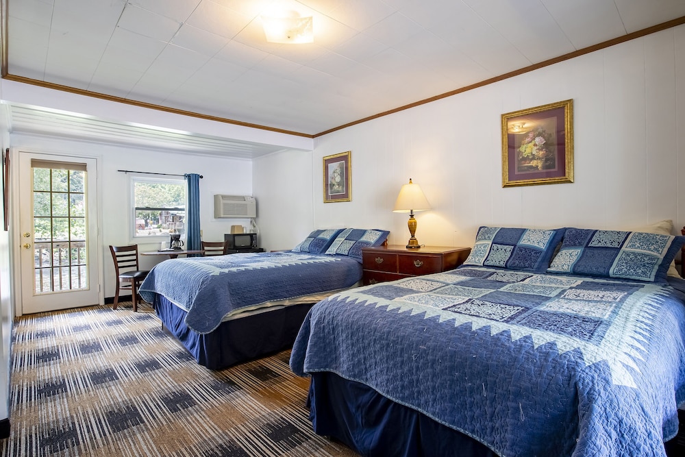2 Queen Bed - Photo 1