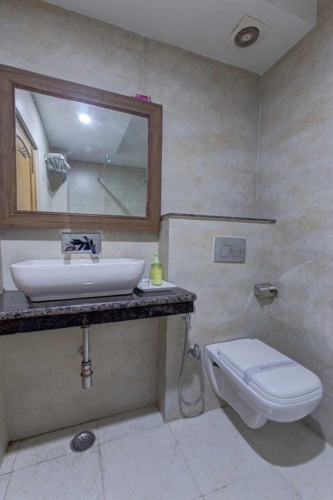 Luxury Room, 1 King Bed, Mountain View