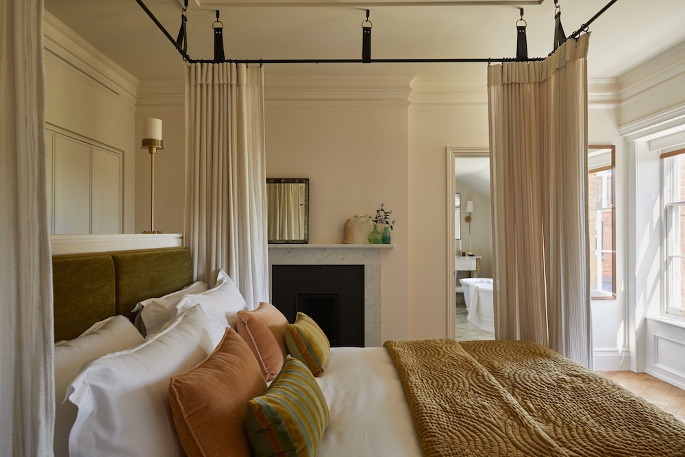 Hyde Suite