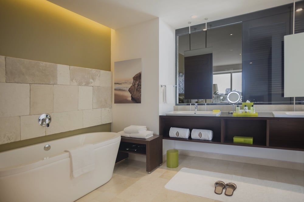 Classic Room, 1 King Bed, Terrace
