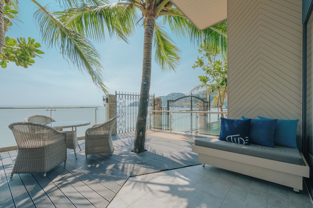 Deluxe Ocean View Room (Adults Only) - Photo 3