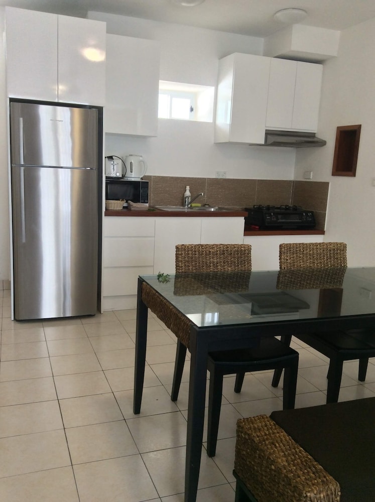 1 Bedroom Hibiscus Apartment - Photo 10
