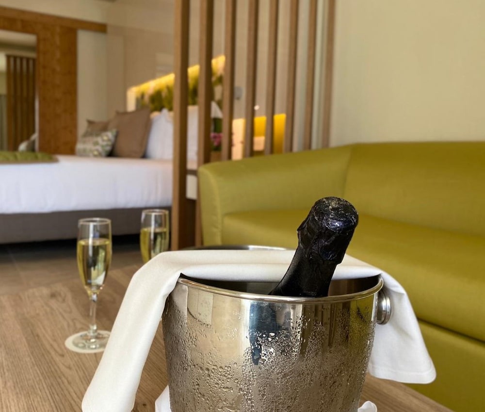 Preferred Club Jr. Suite Pool View Double Beds VIP Concierge incl. Access to Breathless