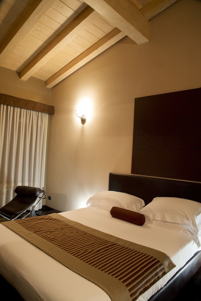 Standard Room photo 3