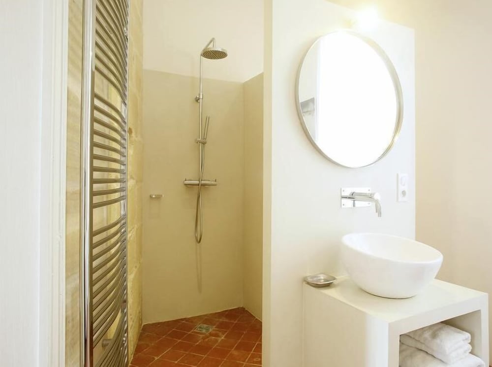 Double Room, Private Bathroom, Garden View (CHAMBRE ROUGE) photo 2