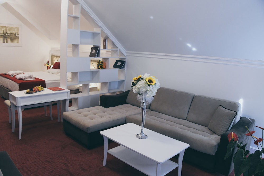Apartment photo 1