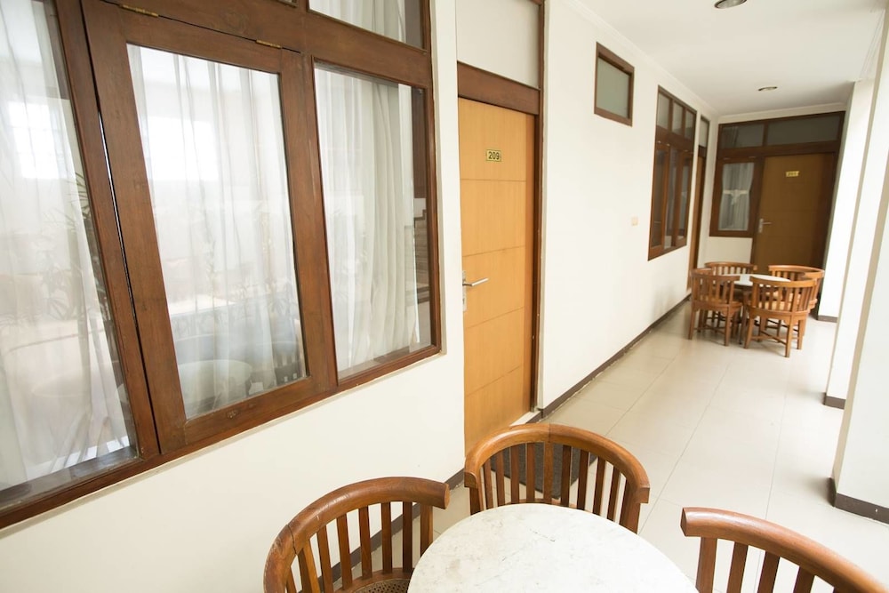 Suite, 1 Bedroom - Photo 3