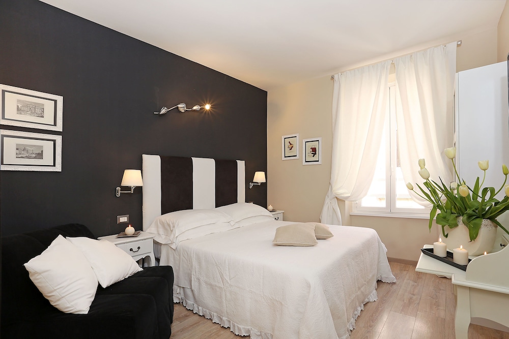 Standard Double Room, City View photo 2