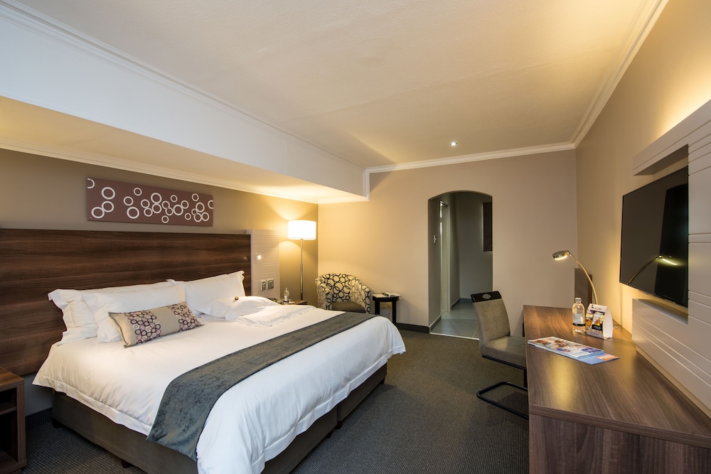 Executive Room, 1 King Bed (Silverbirch King 4*) photo 2