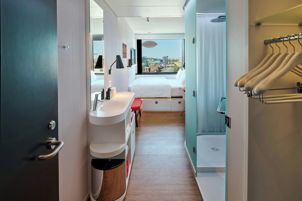 Premium Room, 1 King Bed (View)
