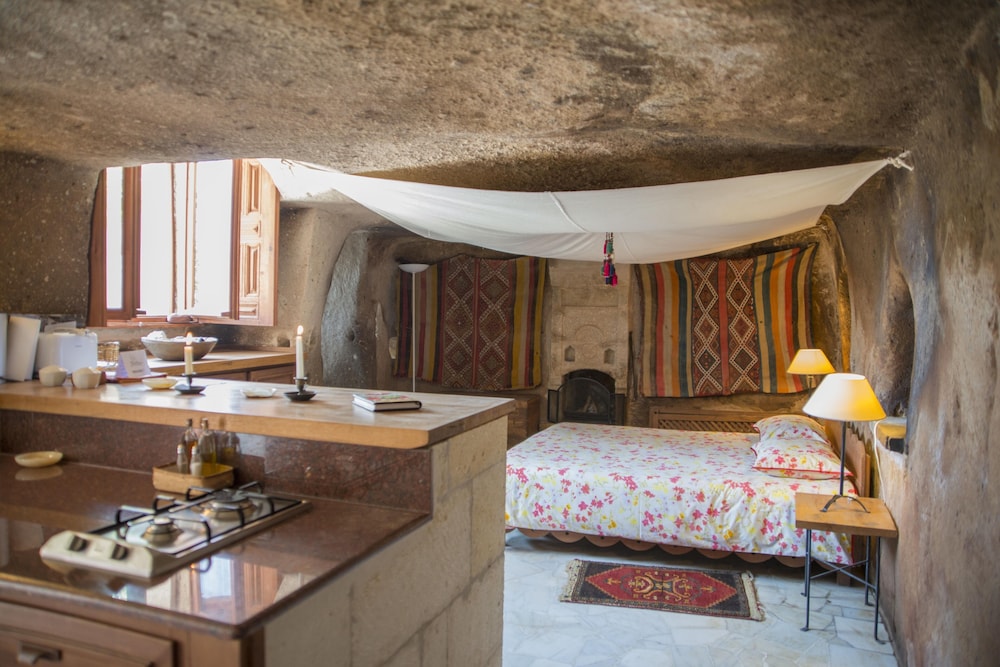 Traditional Triple Room, Fireplace, Valley View photo 3