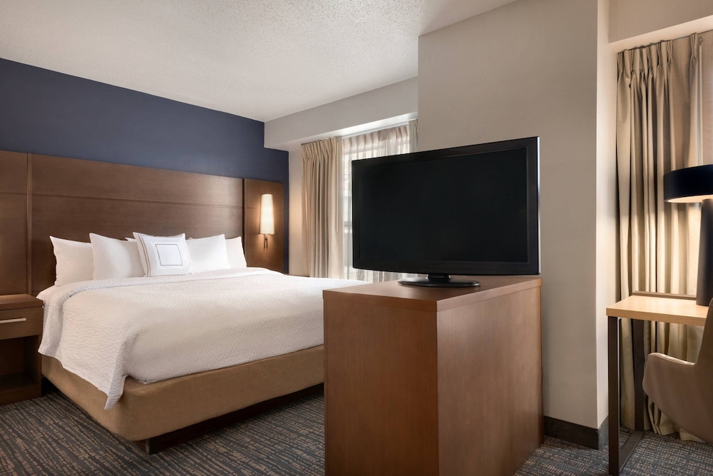 Studio, 1 King Bed (Mobility/Hearing Accessible, Tub)