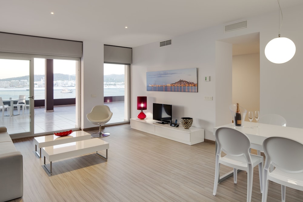 Deluxe Suite, 1 Bedroom, Sea View (2 Adults)
