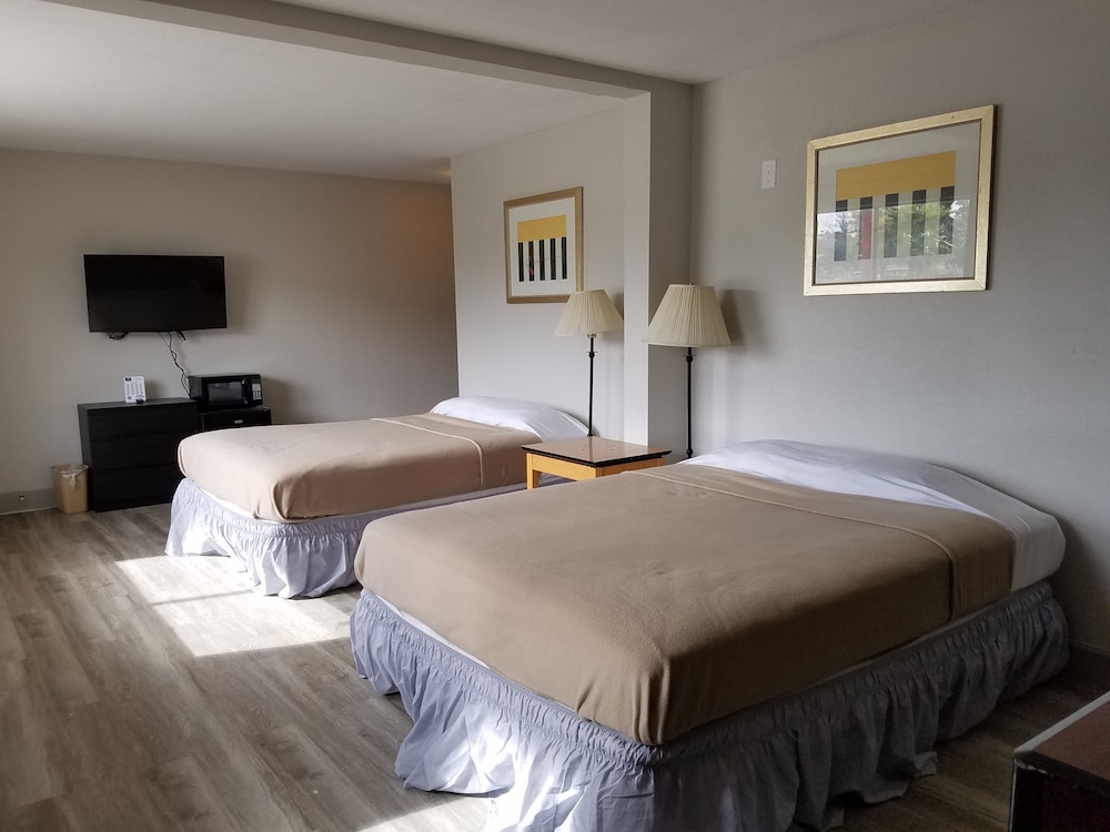 Double Room, 2 Queen Beds photo 2