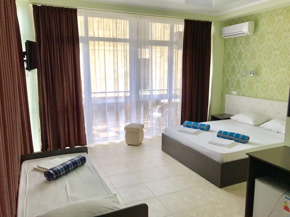 Standard Triple Room photo 3