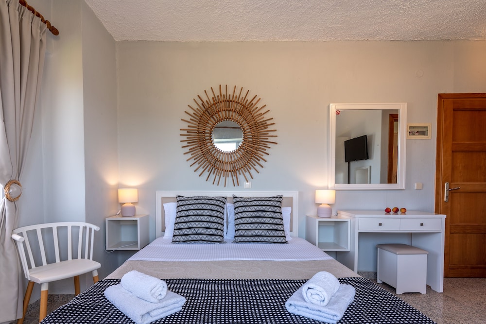 Standard Double Or Twin Room, Garden View, photo 6