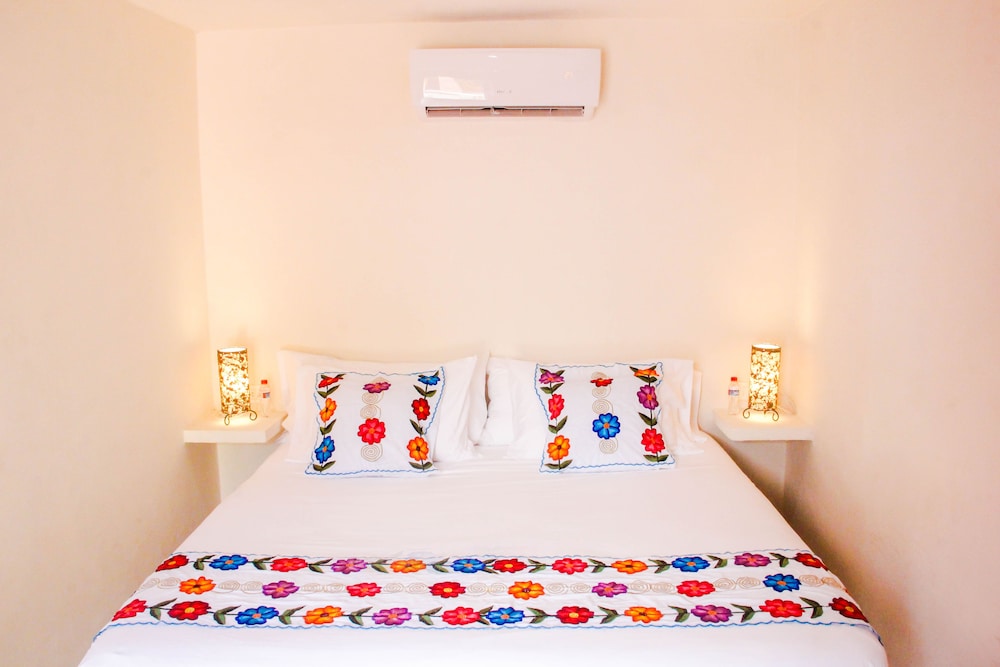 Superior Room, 1 King Bed photo 1