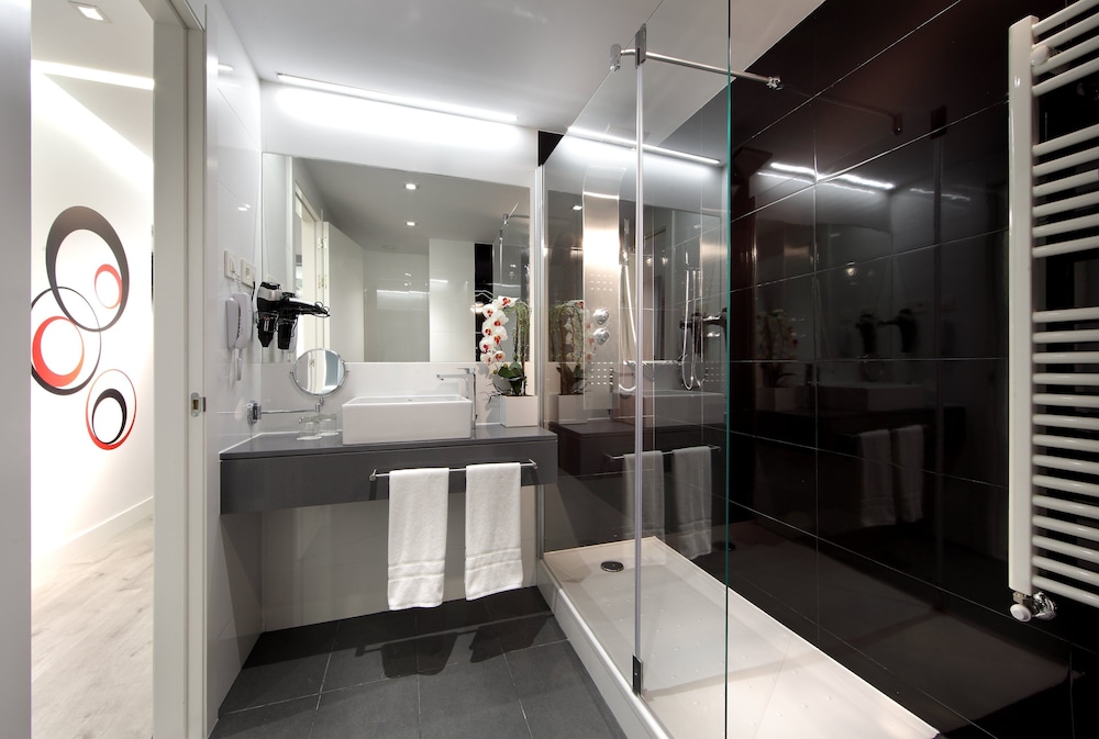 Superior Double Room, Terrace thumbnail 6