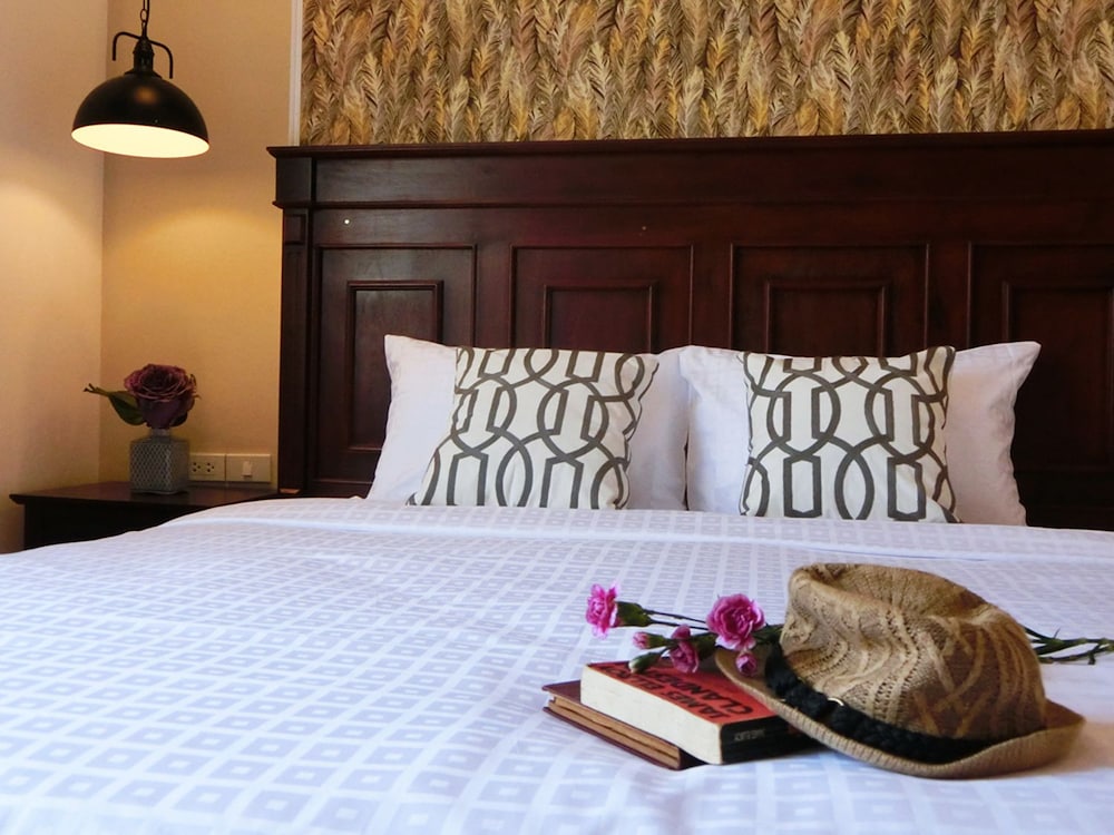 Deluxe King Room photo 2