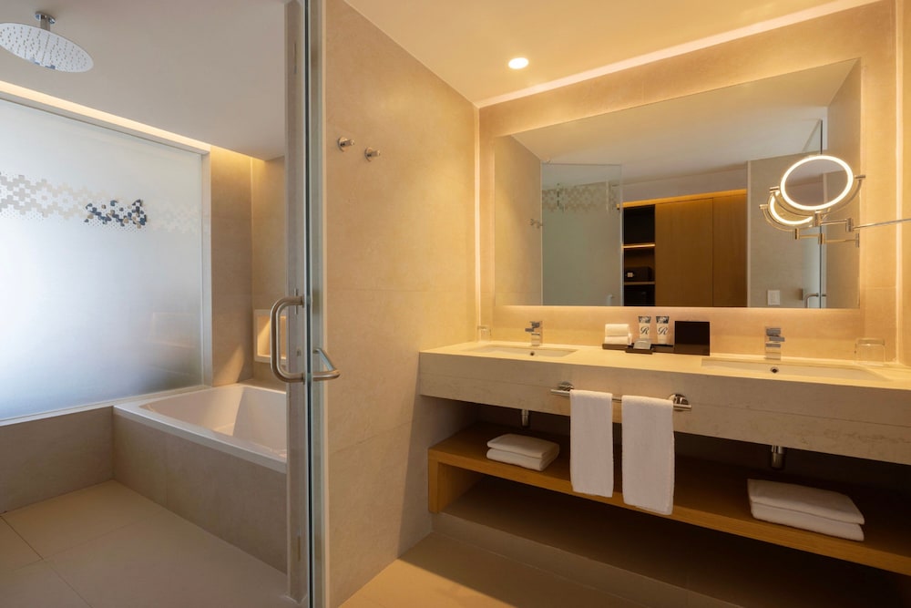 Luxury Junior Suite - Photo 5