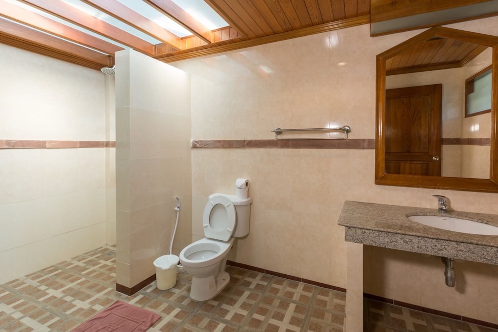 Deluxe Bungalow - Photo 2