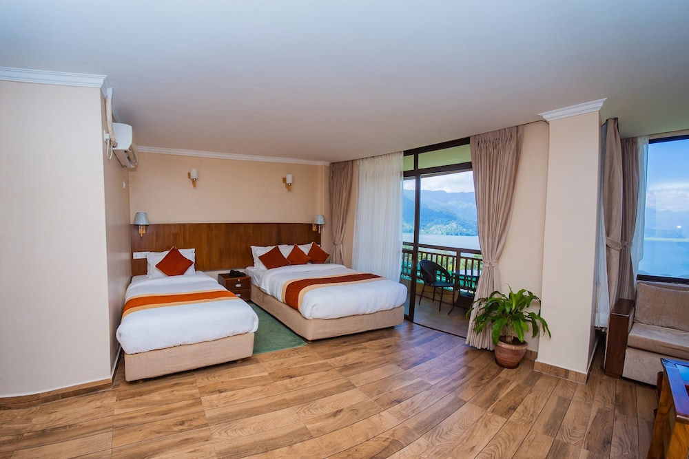 Standard Suite, Lake View - Photo 25