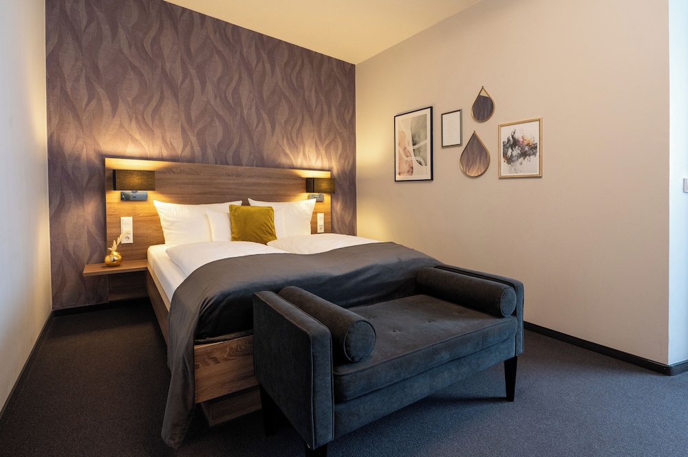 Deluxe Double Room, Non Smoking - Photo 10