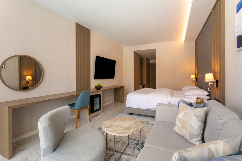 Premium Room, 1 King Bed, Private Pool, Sea View - Photo 9