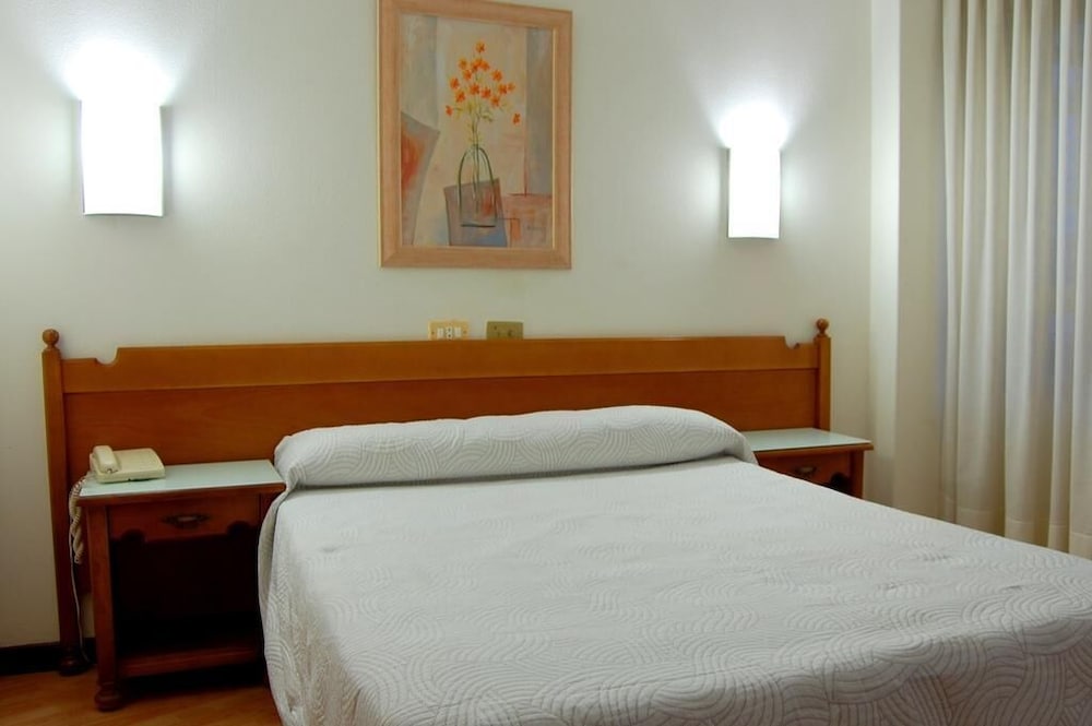 Standard Double Room - Photo 5