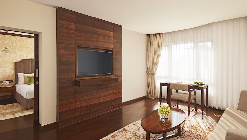 SeleQtions Suite, 1 King Bed, City View